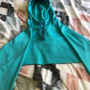 Nike cut hoodie treading
